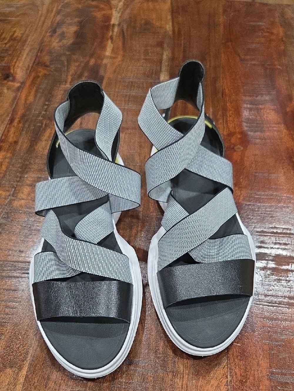 Sorel Sandals Size 9.5